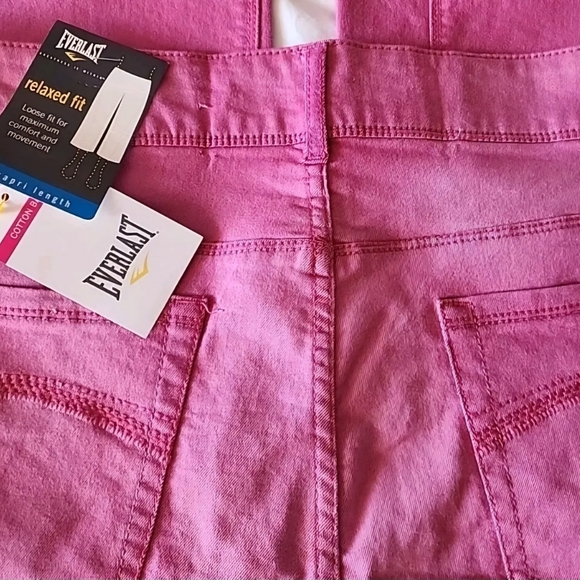 Everlast Faded Glory Women's Relaxed Fit Capri Length Pink Jeans, Size 14, NWT - Picture 6 of 8